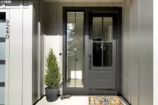 9240 SW 52nd Ave, Portland, OR 97219 - Photo 3