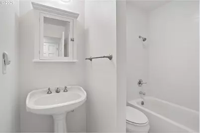 3653 SW 52nd Pl, Portland, OR 97221 - Photo 27