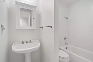 3653 SW 52nd Pl, Portland, OR 97221 - Photo 27