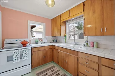 1928 NE 63rd Ave, Portland, OR 97213 - Photo 15