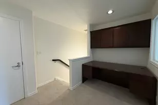 1630 S Harbor Way, Portland, OR 97201 - Photo 9