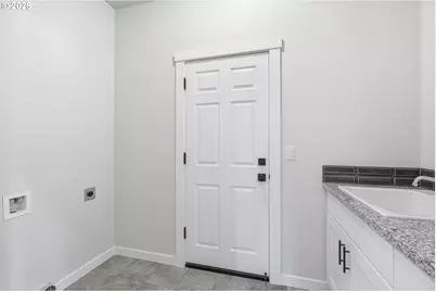 3905 SE 147th Ave, Portland, OR 97236 - Photo 29