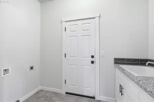 3905 SE 147th Ave, Portland, OR 97236 - Photo 29