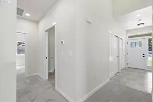 3905 SE 147th Ave, Portland, OR 97236 - Photo 5