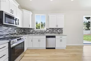 3905 SE 147th Ave, Portland, OR 97236 - Photo 15