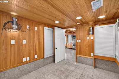 333 Commercial St, Astoria, OR 97103 - Photo 27