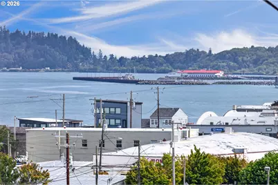 333 Commercial St, Astoria, OR 97103 - Photo 33