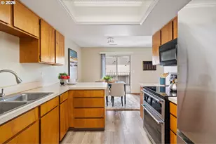 12506 SE Stark St, Portland, OR 97233 - Photo 3