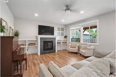 896 SE 43rd Ave, Hillsboro, OR 97123 - Photo 5