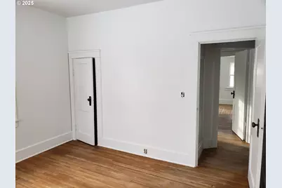 404 N Holmes St, Wallowa, OR 97885 - Photo 9