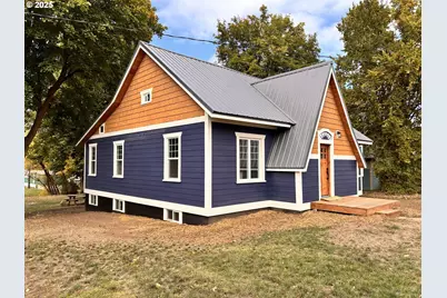 404 N Holmes St, Wallowa, OR 97885 - Photo 17