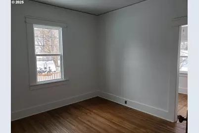 404 N Holmes St, Wallowa, OR 97885 - Photo 3