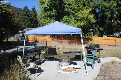 721 NE Christian St, Myrtle Creek, OR 97457 - Photo 11