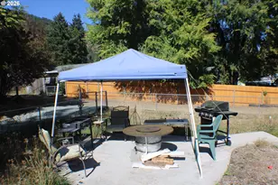 721 NE Christian St, Myrtle Creek, OR 97457 - Photo 11