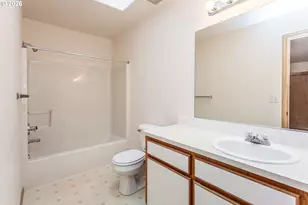 2431 SE 141st Ave, Portland, OR 97233 - Photo 21