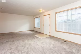 2431 SE 141st Ave, Portland, OR 97233 - Photo 7