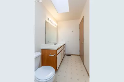 2431 SE 141st Ave, Portland, OR 97233 - Photo 23