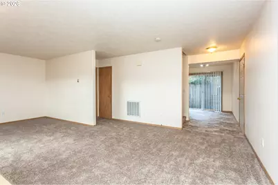 2431 SE 141st Ave, Portland, OR 97233 - Photo 7