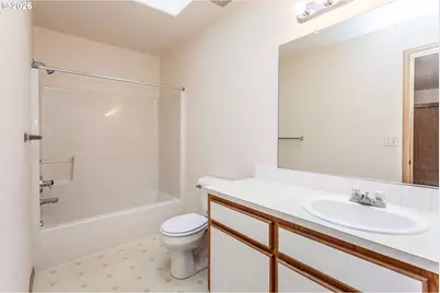 2431 SE 141st Ave, Portland, OR 97233 - Photo 15