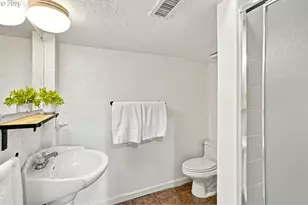 1960 W 25th Ave, Eugene, OR 97405 - Photo 37