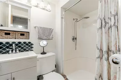 6935 SW Taylors Ferry Rd, Portland, OR 97223 - Photo 25