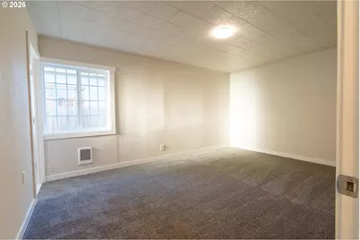 504 S 5th Ave, Kelso, WA 98626 - Photo 9