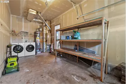 8740 N Drummond Ave, Portland, OR 97217 - Photo 33