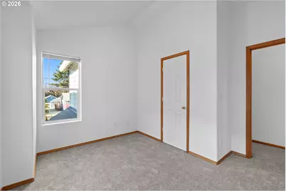 8740 N Drummond Ave, Portland, OR 97217 - Photo 27