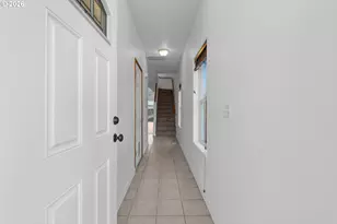 8740 N Drummond Ave, Portland, OR 97217 - Photo 5