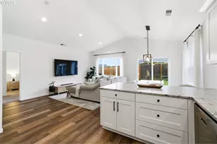 1631 SE Salmonberry Ave, Dallas, OR 97338 - Photo 19