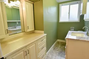 12509 NE Beech St, Portland, OR 97230 - Photo 25