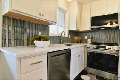 12509 NE Beech St, Portland, OR 97230 - Photo 3