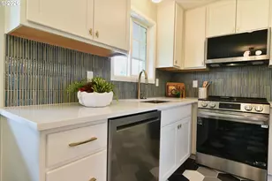 12509 NE Beech St, Portland, OR 97230 - Photo 3