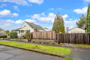 1305 NE Jarrett St, Portland, OR 97211 - Photo 5