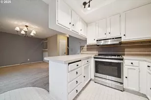 1889 Boca Ratan Dr, Lake Oswego, OR 97034 - Photo 17