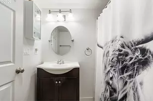 6362 N Commercial Ave, Portland, OR 97217 - Photo 23