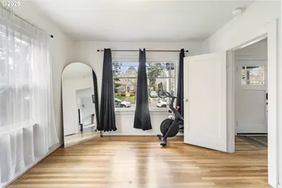 6362 N Commercial Ave, Portland, OR 97217 - Photo 11