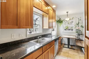 6362 N Commercial Ave, Portland, OR 97217 - Photo 15