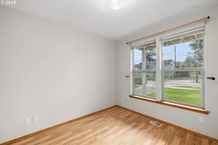 13325 SE Ramona St, Portland, OR 97236 - Photo 9