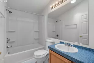 811 NE Paiute Ct, Redmond, OR 97756 - Photo 13