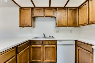 650 Harlow Rd, Springfield, OR 97477 - Photo 9