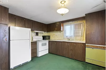 24977 Sturtevant Dr, Veneta, OR 97487 - Photo 29