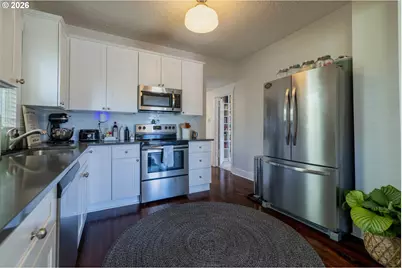 7649 N Willamette Blvd, Portland, OR 97203 - Photo 13