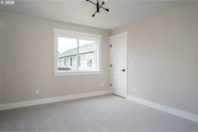8429 NE Hassalo St, Portland, OR 97220 - Photo 23
