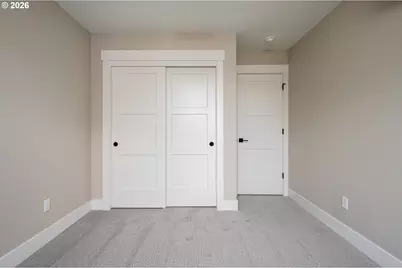 8429 NE Hassalo St, Portland, OR 97220 - Photo 27