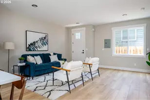 8429 NE Hassalo St, Portland, OR 97220 - Photo 9