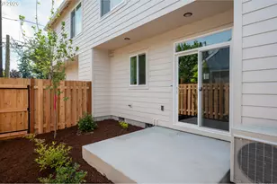 8429 NE Hassalo St, Portland, OR 97220 - Photo 35