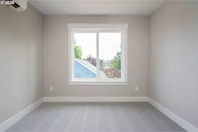 8429 NE Hassalo St, Portland, OR 97220 - Photo 31