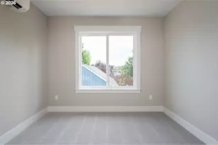 8429 NE Hassalo St, Portland, OR 97220 - Photo 31