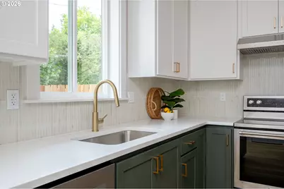 8429 NE Hassalo St, Portland, OR 97220 - Photo 17